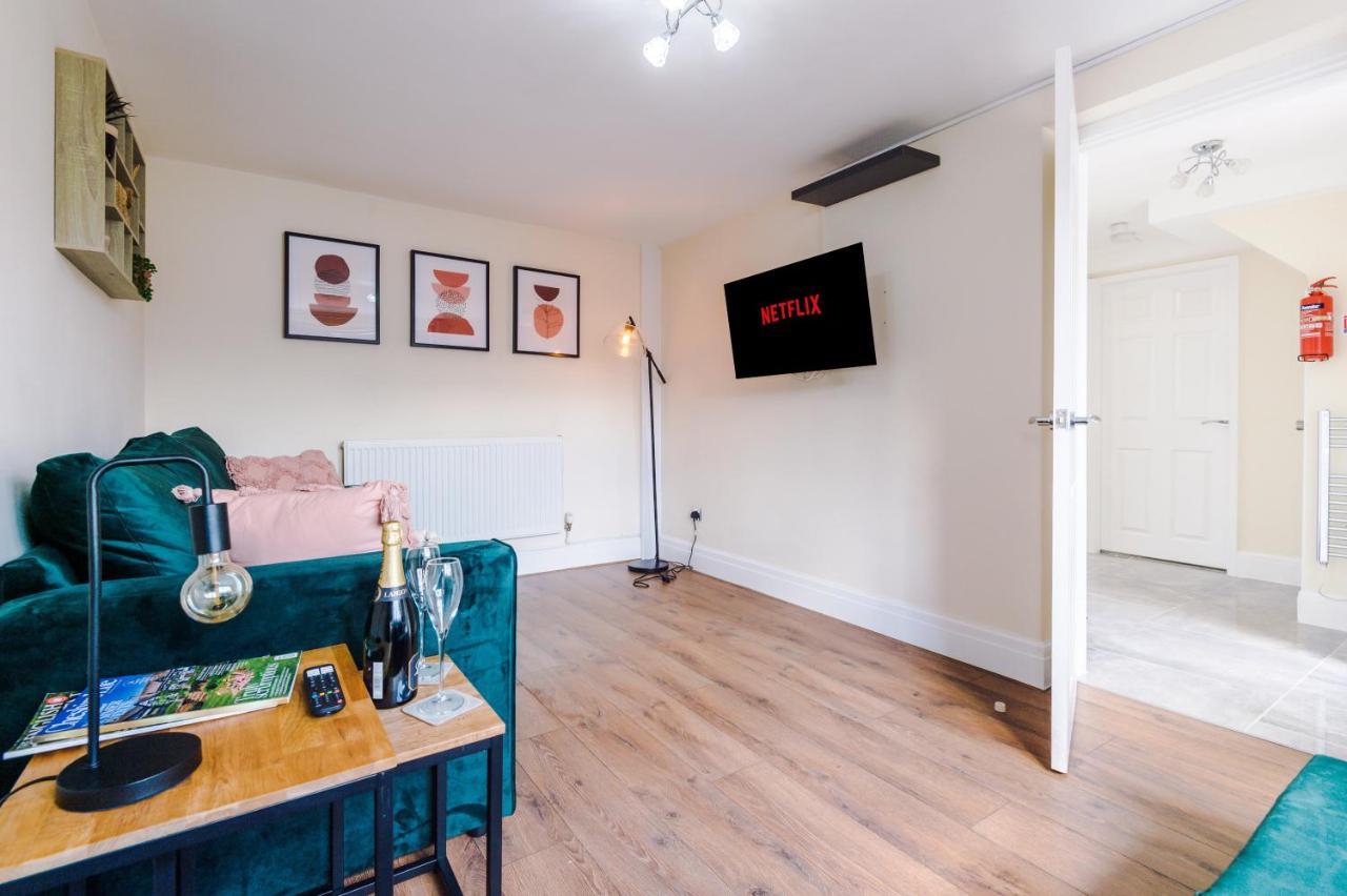 Charming 3-Bed Cottage In Chester, Ideal For Families & Workers, Free Parking - Sleeps 7 Eksteriør billede