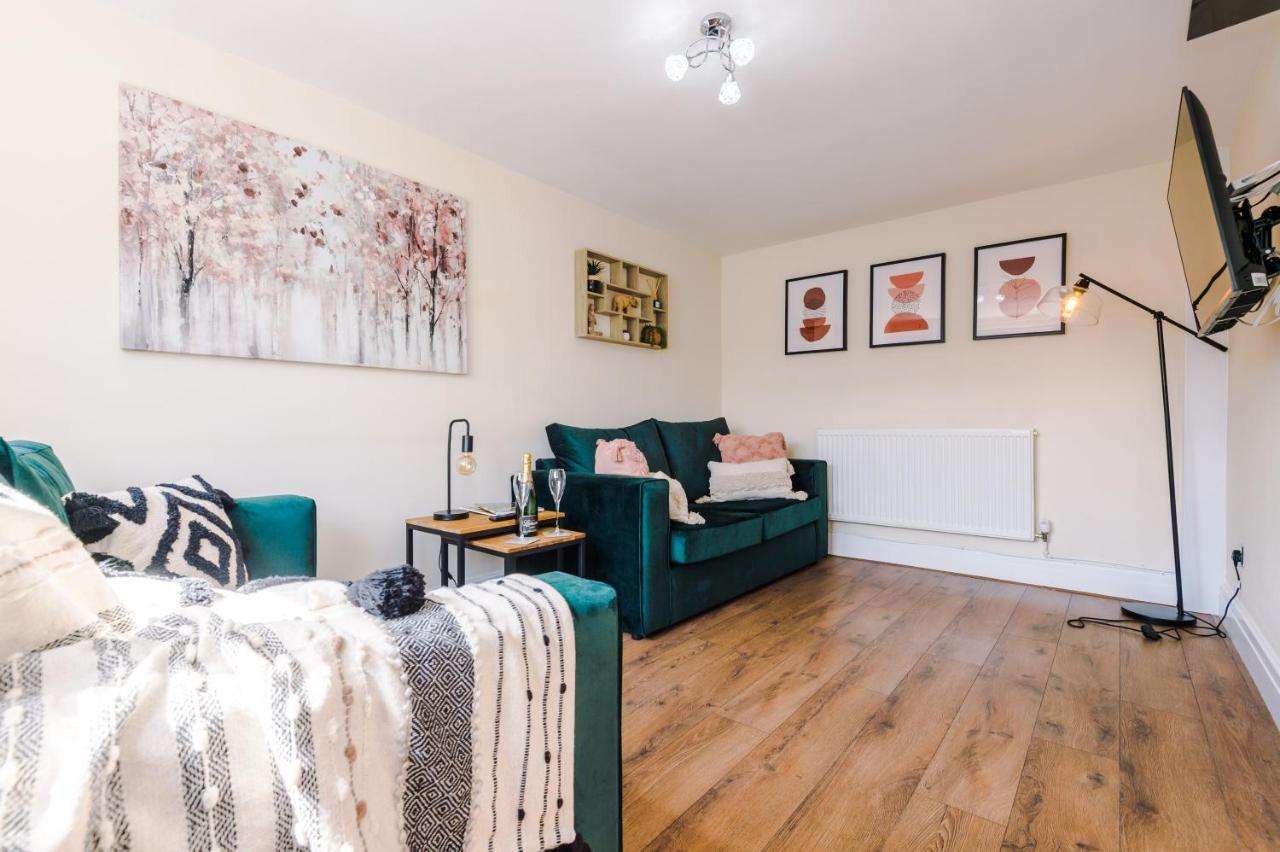 Charming 3-Bed Cottage In Chester, Ideal For Families & Workers, Free Parking - Sleeps 7 Eksteriør billede