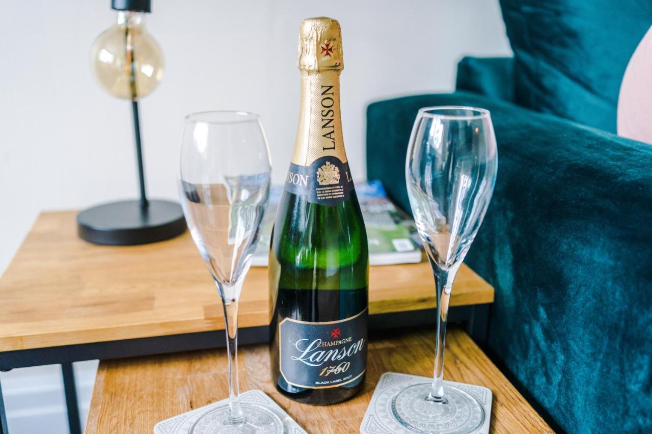 Charming 3-Bed Cottage In Chester, Ideal For Families & Workers, Free Parking - Sleeps 7 Eksteriør billede