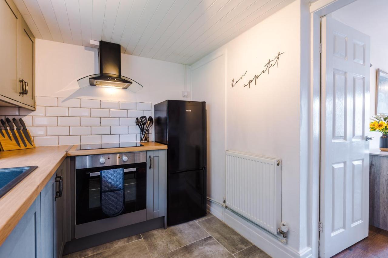 Charming 3-Bed Cottage In Chester, Ideal For Families & Workers, Free Parking - Sleeps 7 Eksteriør billede