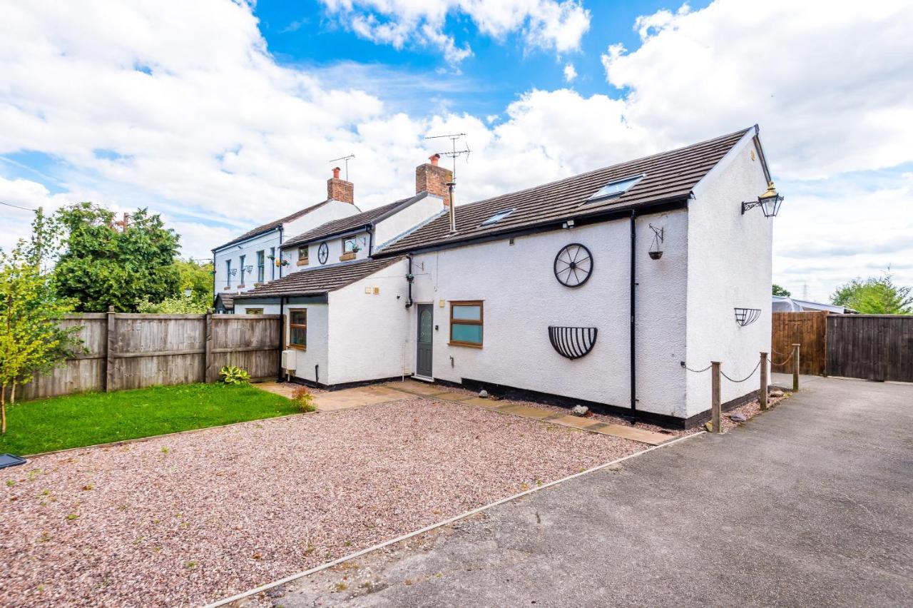 Charming 3-Bed Cottage In Chester, Ideal For Families & Workers, Free Parking - Sleeps 7 Eksteriør billede