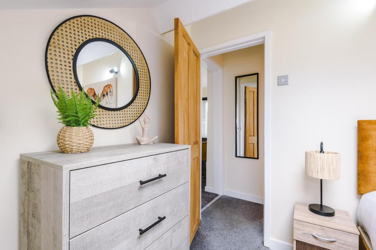 Charming 3-Bed Cottage In Chester, Ideal For Families & Workers, Free Parking - Sleeps 7 Eksteriør billede