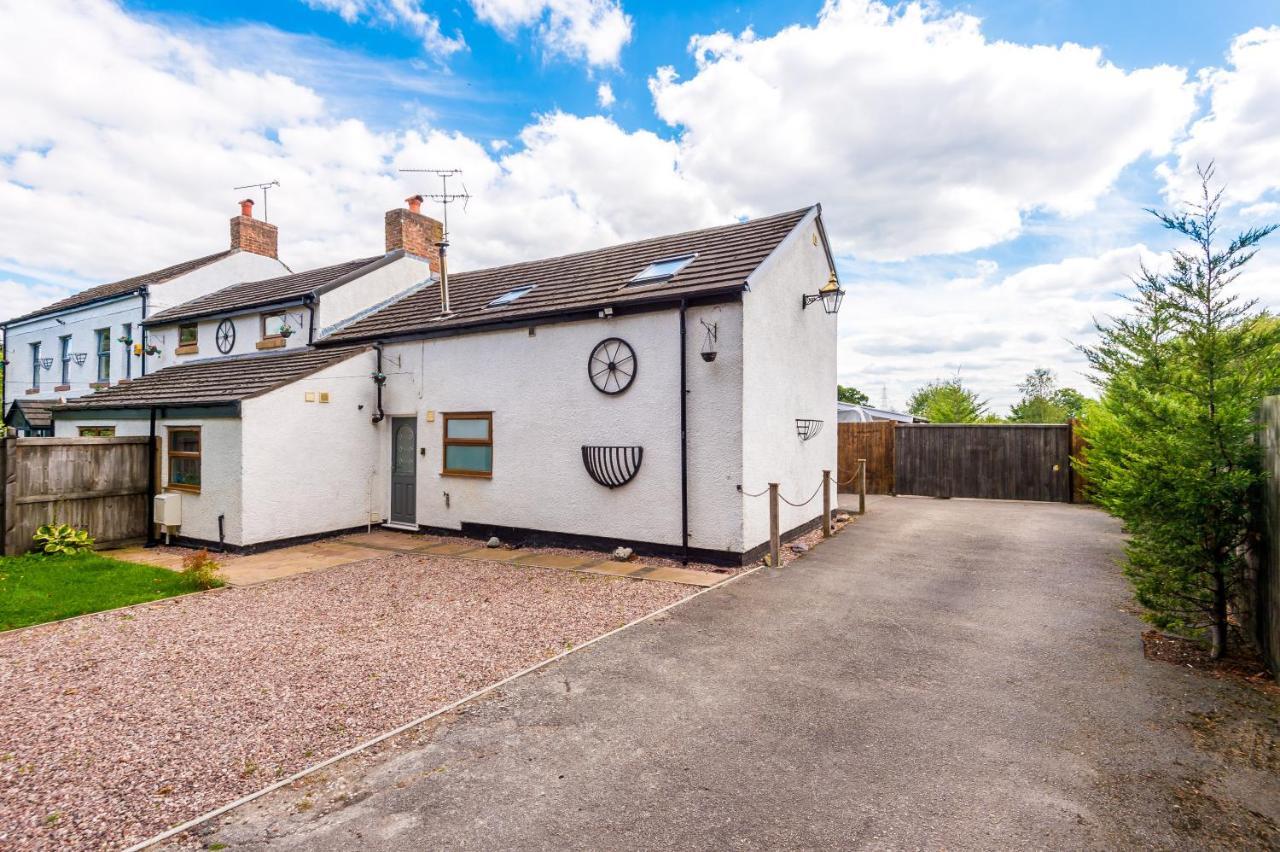 Charming 3-Bed Cottage In Chester, Ideal For Families & Workers, Free Parking - Sleeps 7 Eksteriør billede