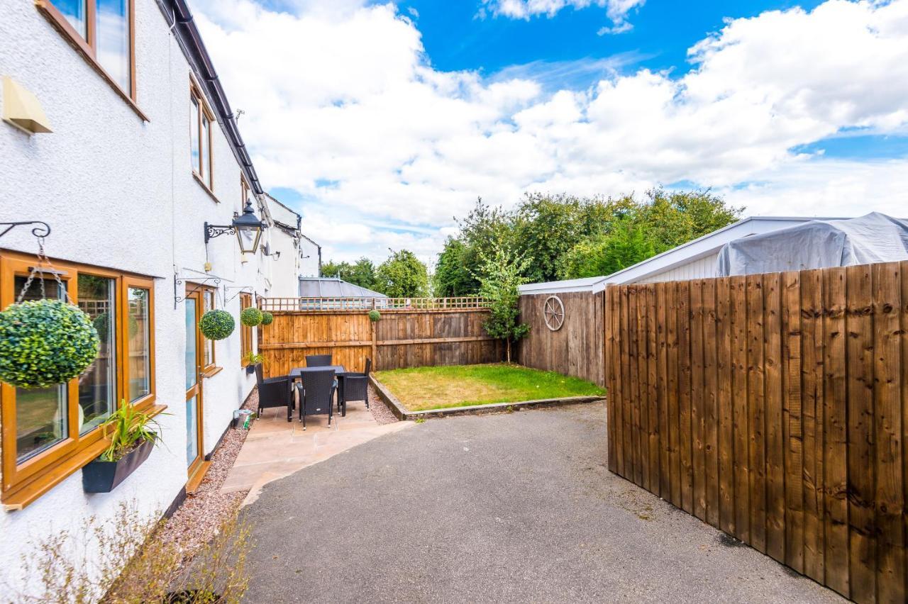 Charming 3-Bed Cottage In Chester, Ideal For Families & Workers, Free Parking - Sleeps 7 Eksteriør billede
